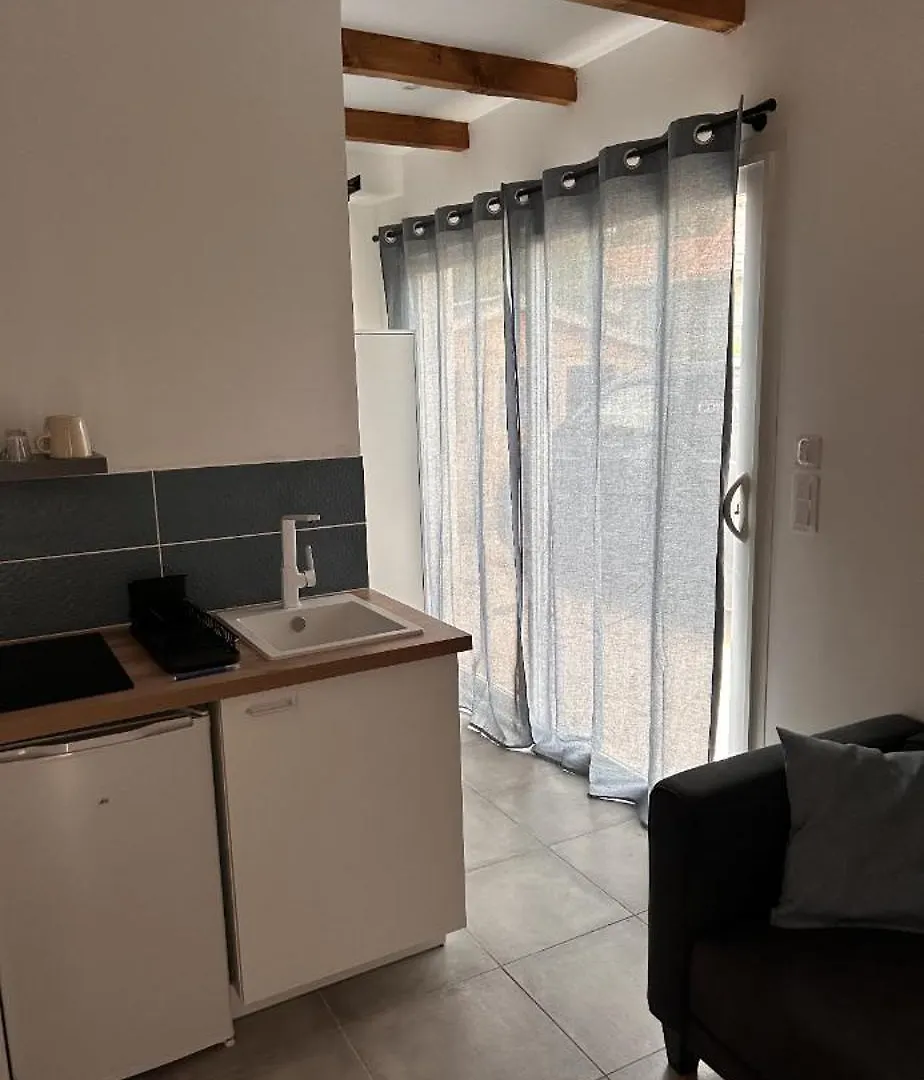 Apartment Studio Calme Avec Jardin Et Parking Prive La Ciotat France