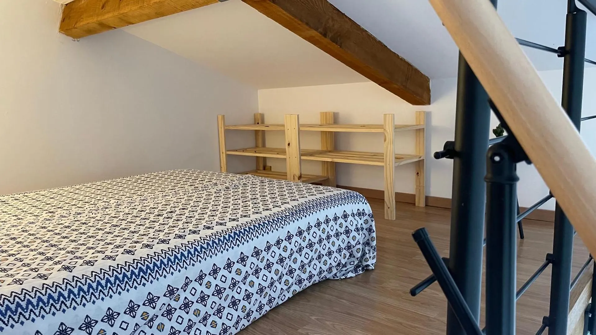 Studio Calme Avec Jardin Et Parking Prive La Ciotat France
